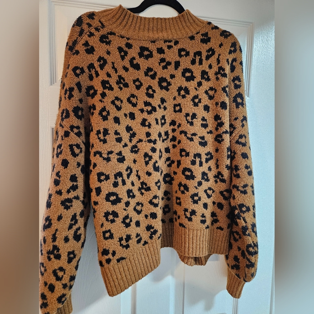 Animal Print Sweater - Picture 5 of 7